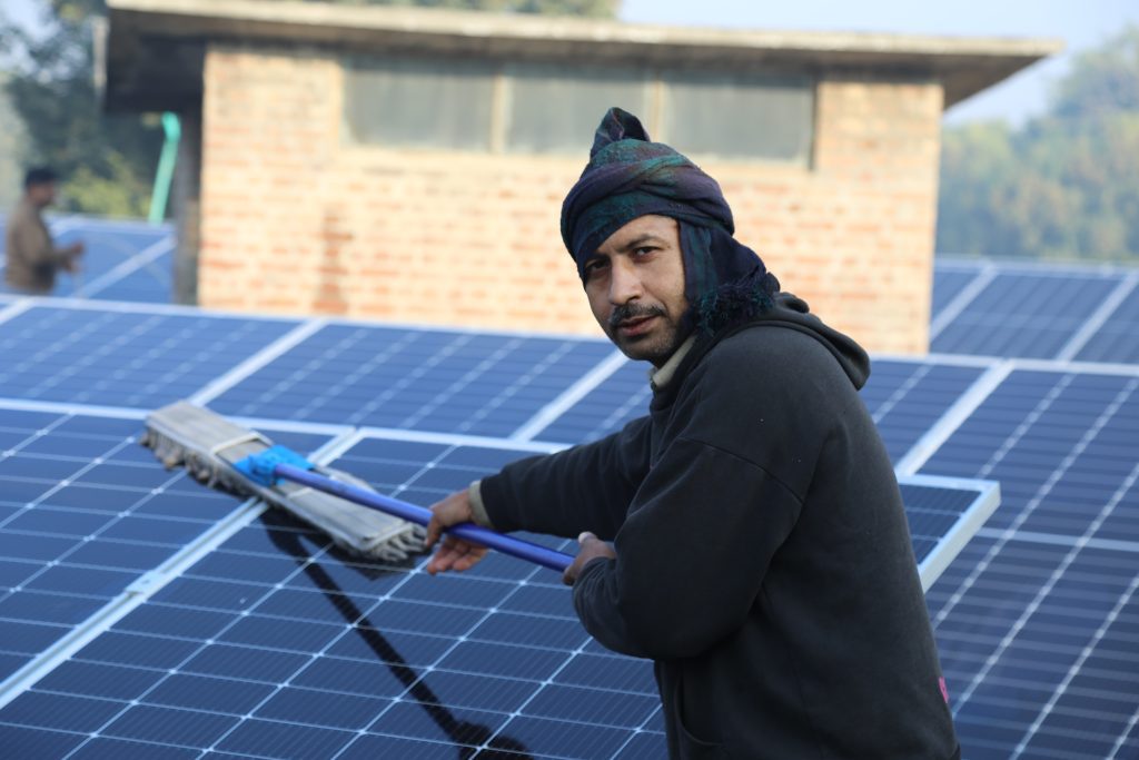 diy solar panel cleaning